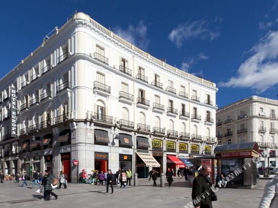 Фото отеля 1