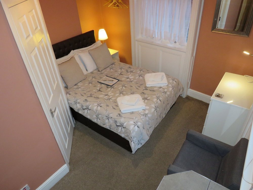 Фото Grosvenor Place Guest House