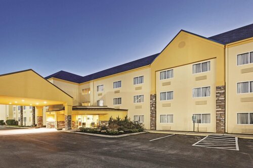 Гостиница La Quinta Inn & Suites by Wyndham Knoxville Airport