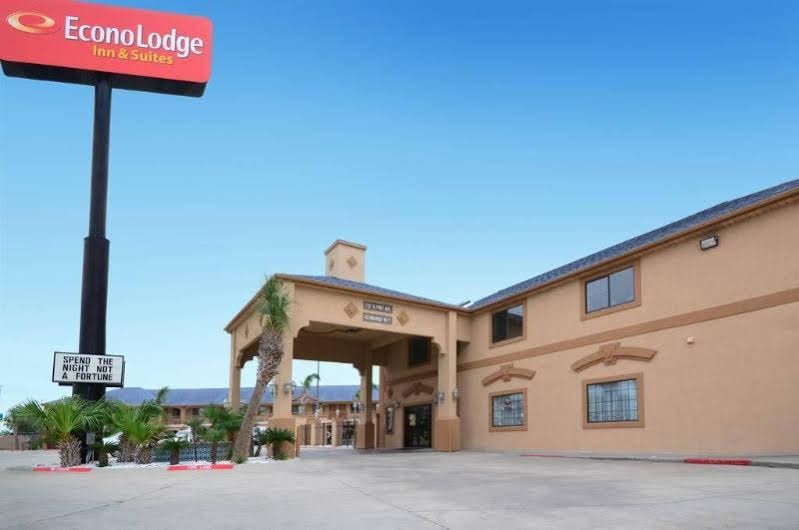 Фото Econo Lodge Inn & Suites Corpus Christi