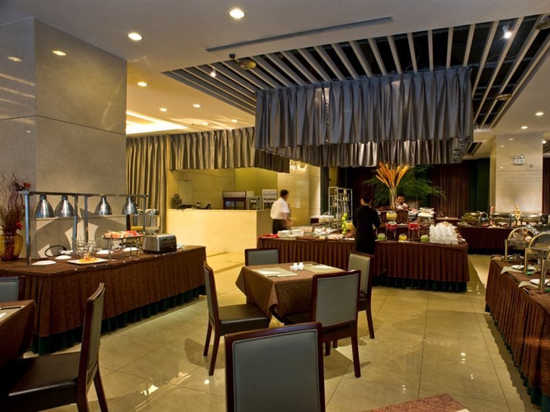 Фото Beijing GuiZhou Hotel