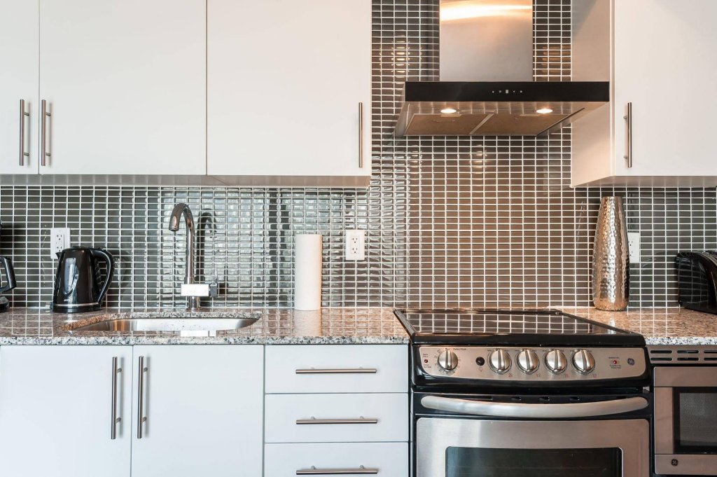 Фото Life Suites - Front and Spadina