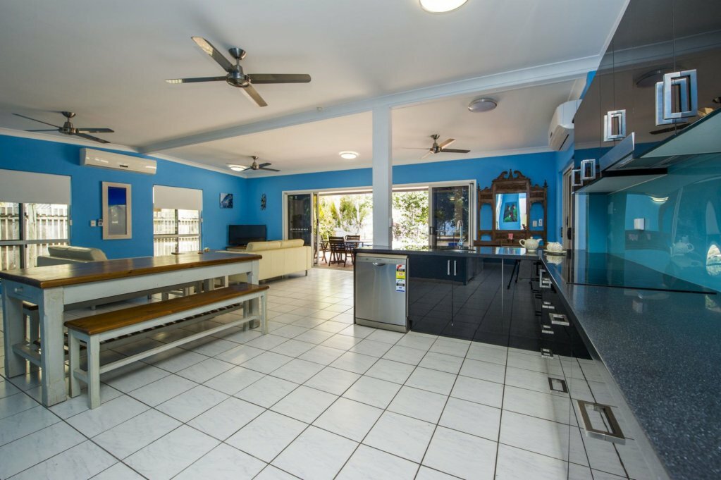 Hotel Azure on Geoffrey Bay, Queensland, photo