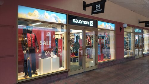 Salomon store 2024 near me