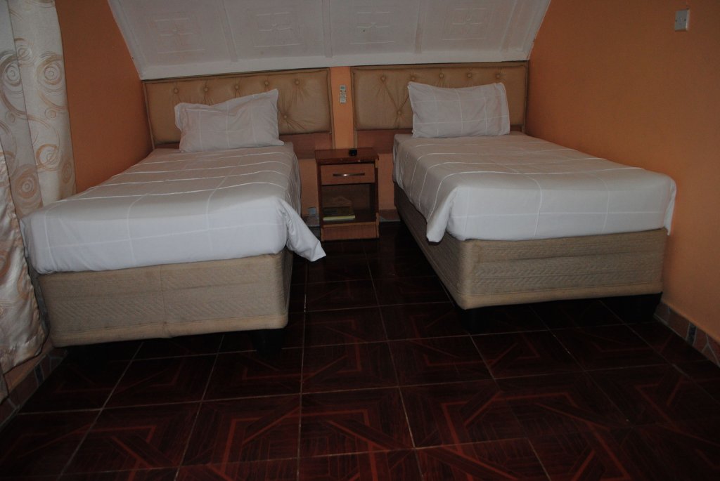 Фото Sunset Junction Lodges & Tours