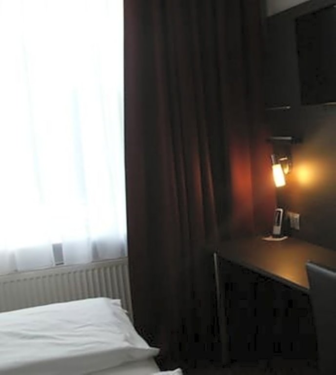 Фото Plaza Inn Hamburg Moorfleet