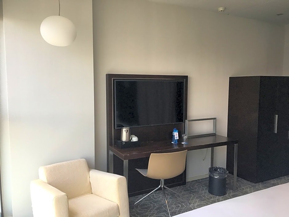 Фото The Gates Diagonal