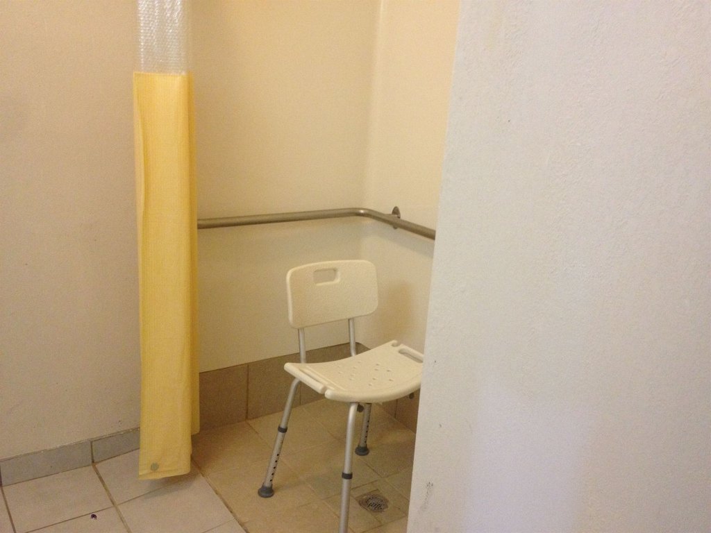 Фото Days Inn by Wyndham Kansas City International Airport