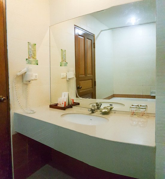 Фото Eastiny Plaza hotel