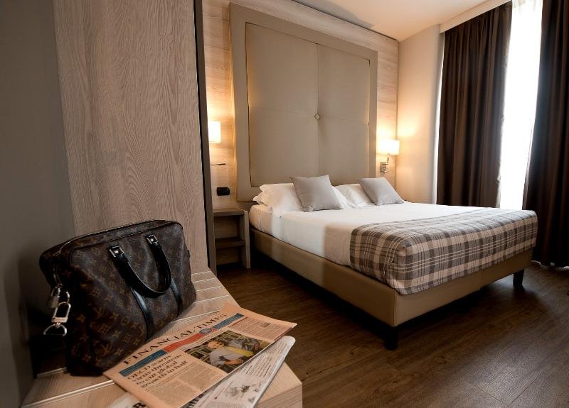 Фото Duomo Hotel & Apartments