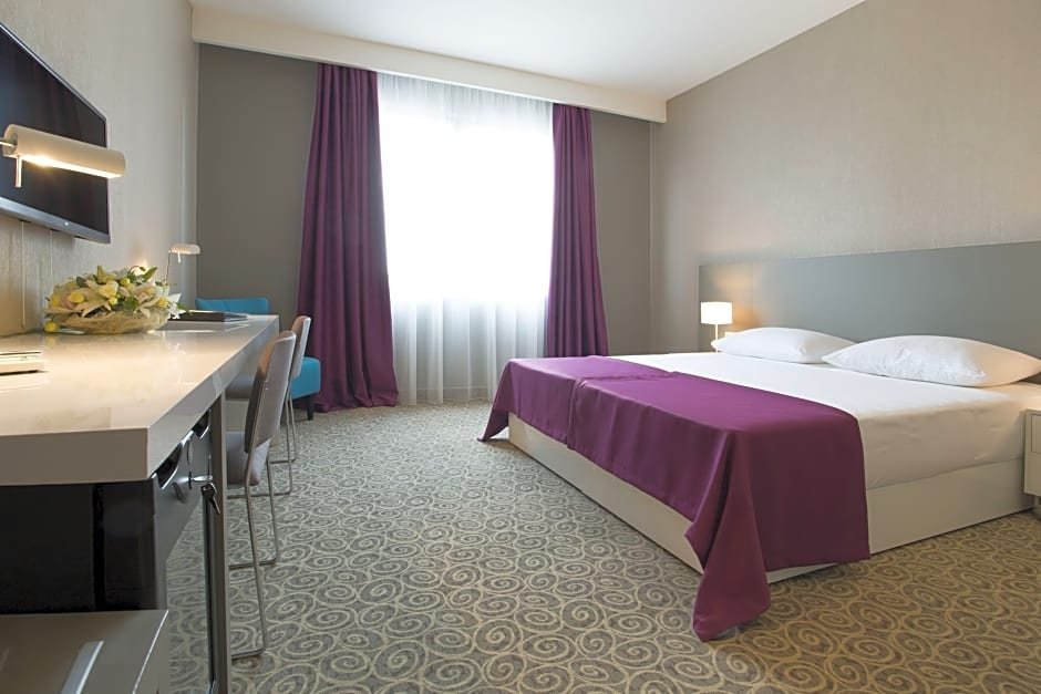 Фото 88 Rooms Hotel