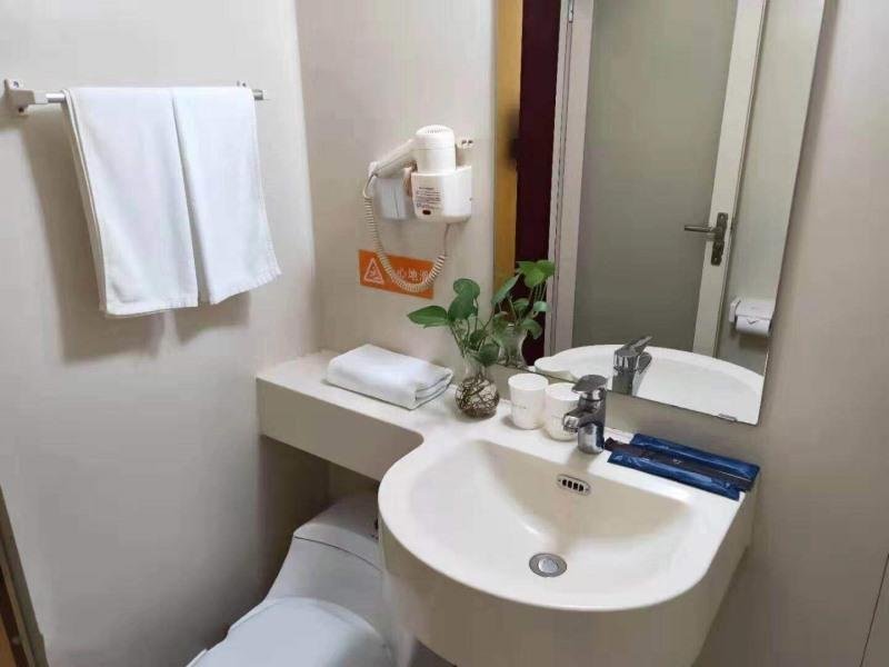 Фото GreenTree Inn Beijing Chaoyang Shilihe Antique City Express Hotel