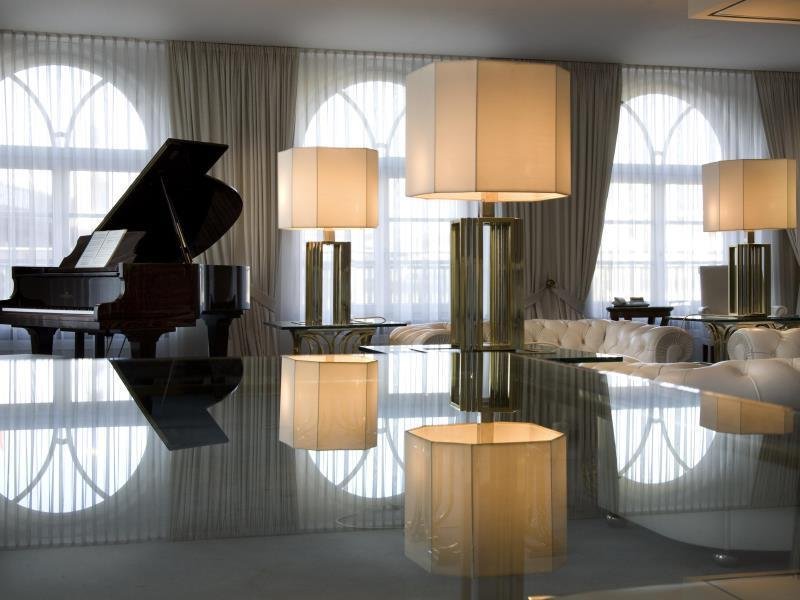 Фото Renaissance Hamburg Hotel