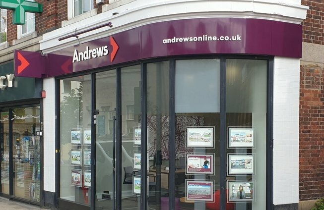 Real estate agency Andrews Sutton, London, photo