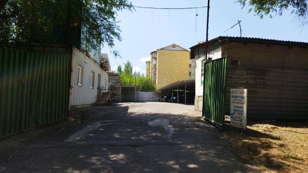 Автомобильная парковка Автомобильная парковка, Алматы, фото