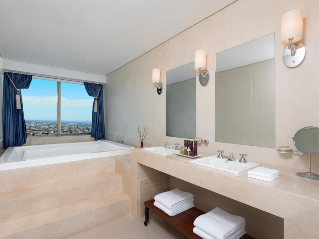 Фото Hilton Porto Alegre