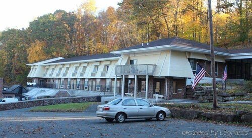 Гостиница Passport Inn and Suites Middletown