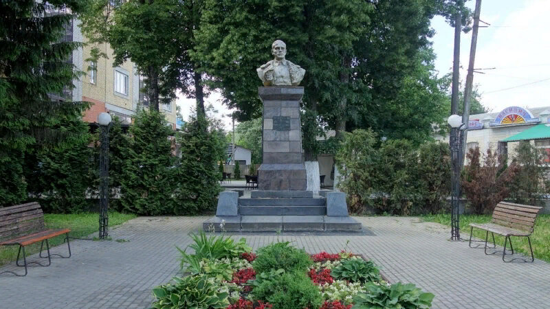 Monument, memorial Бюст Д.Е. Кравцова, Bryansk, photo