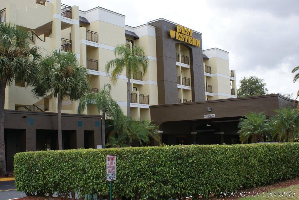 Фото Best Western Plus Deerfield Beach Hotel & Suites