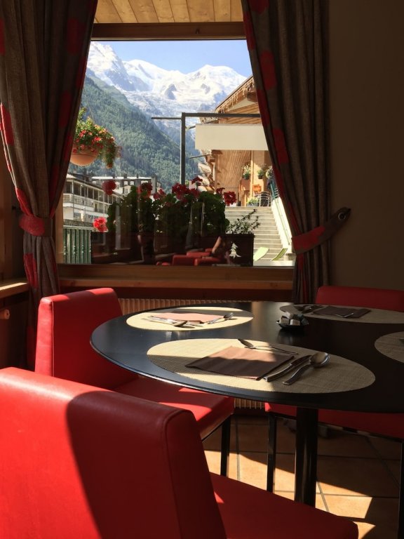 Фото Hotel de l'Arve by HappyCulture