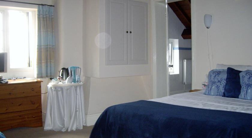 Фото The Cottage B&b