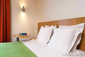 Ibis Styles Bourbon Lancy (Bourgogne-Franche-Comté, Saône-et-Loire, Arrondissement de Charolles, Bourbon-Lancy, Rue du Breuil, 17), hotel