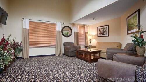 Гостиница Quality Inn & Suites Lawrence - University Area