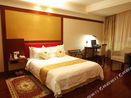 Фото Golden Lustre Hotel