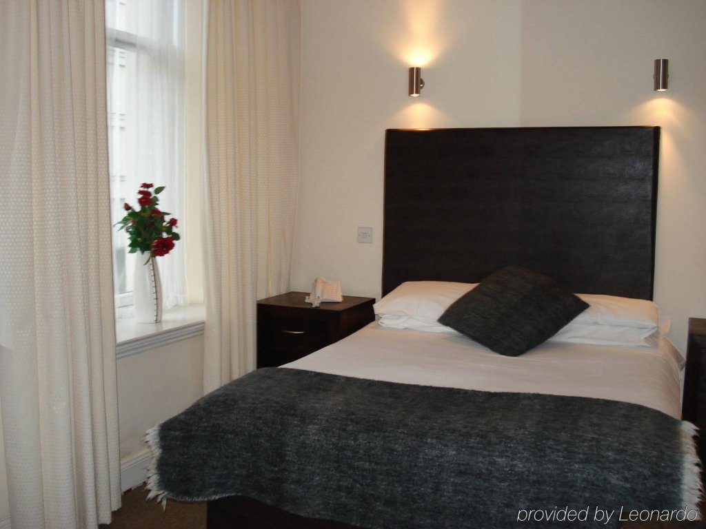 Фото Sandyford Hotel