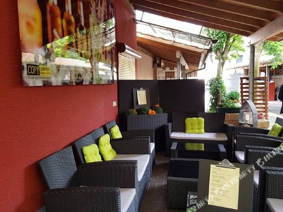 Фото Hotel-Restaurant Zum Goldenen Löwen