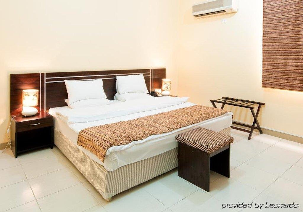 Фото LaVilla Hotel