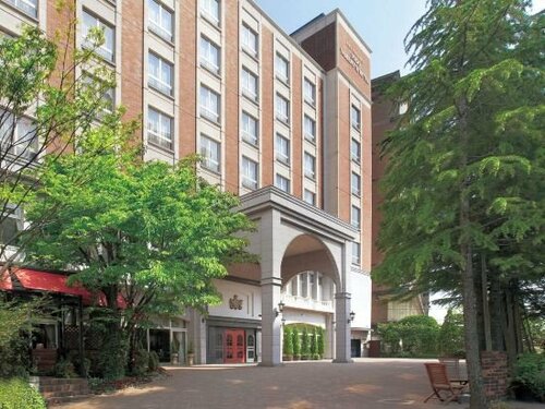 Гостиница Old England Dogo Yamanote Hotel в Мацуяме