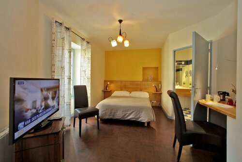 Внешний вид отеля Hôtel Le Quatorze в Фижаке, фото 2