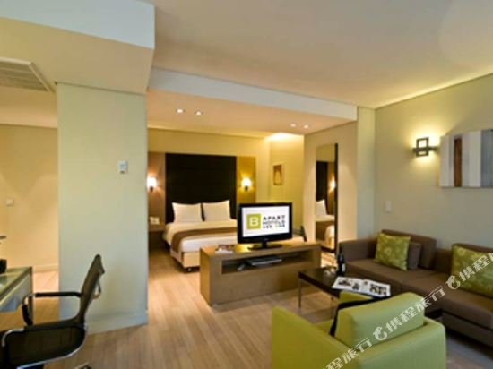 Фото B-aparthotel Montgomery