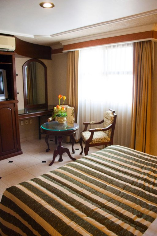 Фото Hotel Casino Plaza