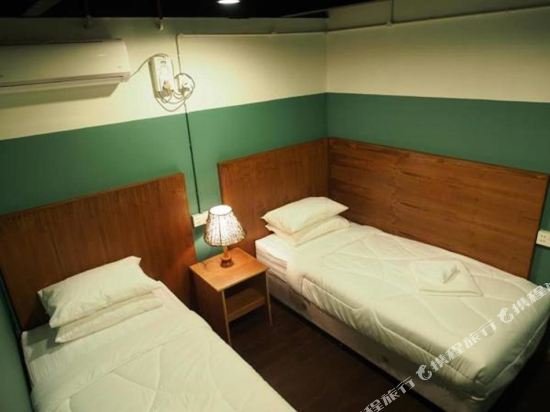 Фото 501 Merchant Bed & Breakfast - Hostel