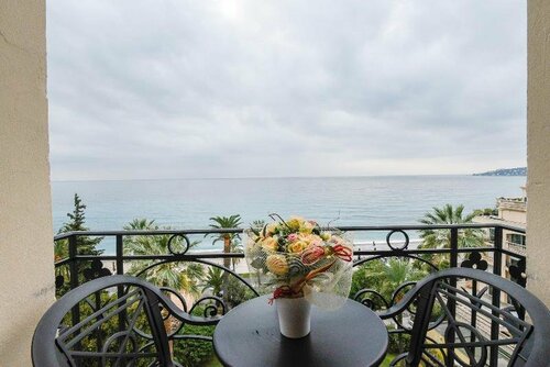 Гостиница Hotel Vacances Bleues Royal Westminster в Ментоне