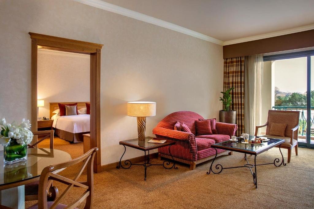 Фото Al Ain Rotana