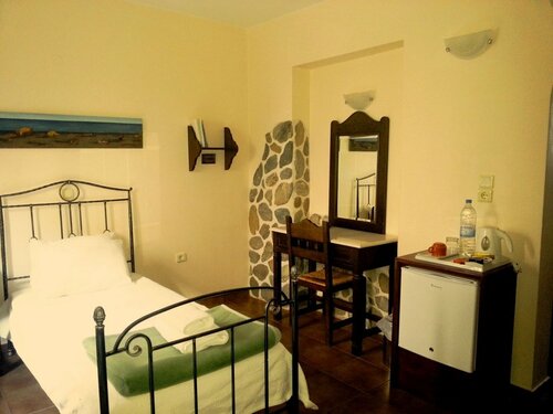 Внешний вид отеля Costa Marina Villa в Муниципальной единице Фирах, фото 5