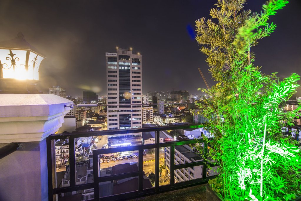 Фото Kravan Hotel