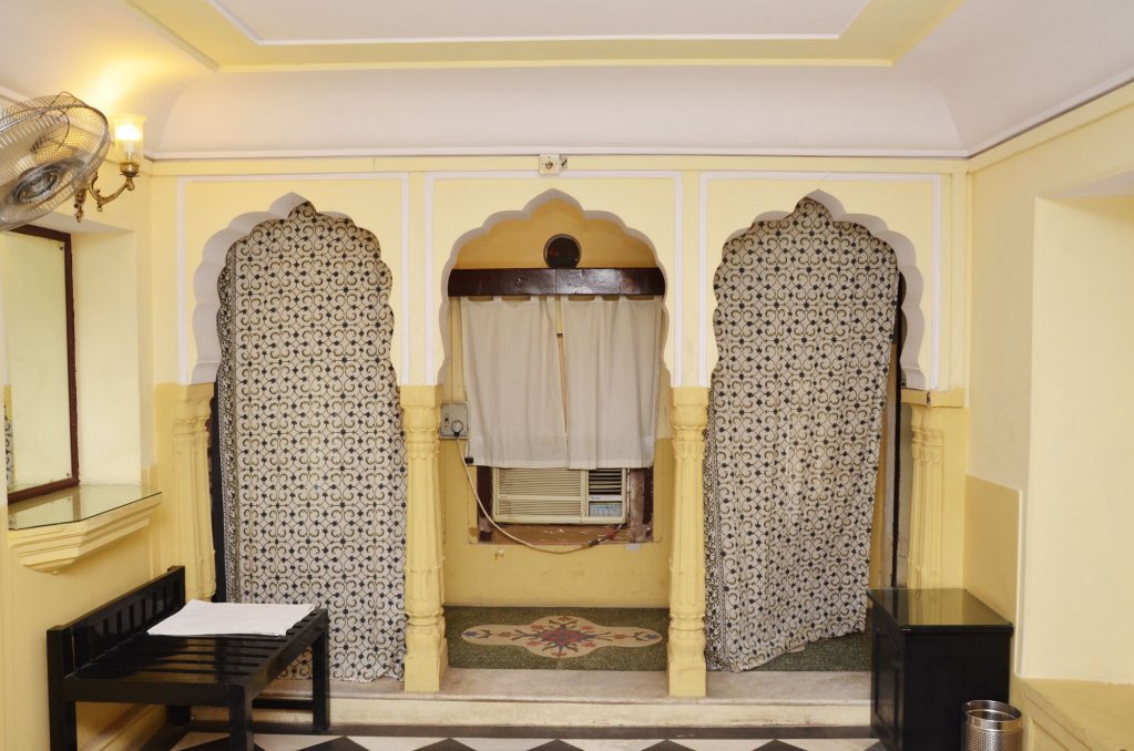 Фото Karnot Mahal