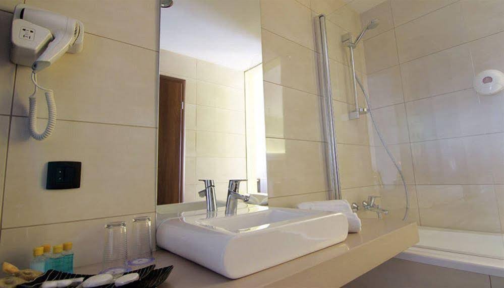 Фото Hotel Sirius