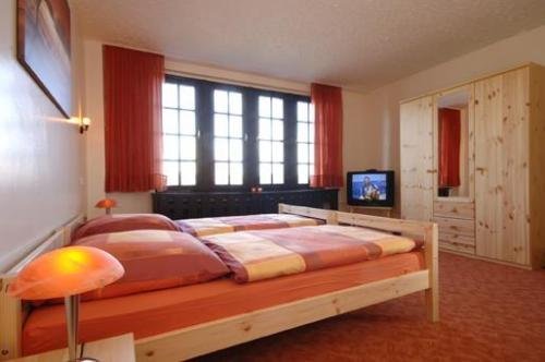 Фото Löwenbräu Köln Hotel & Restaurant