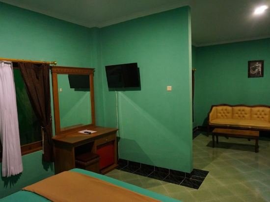 Фото Hotel Diana Jogja