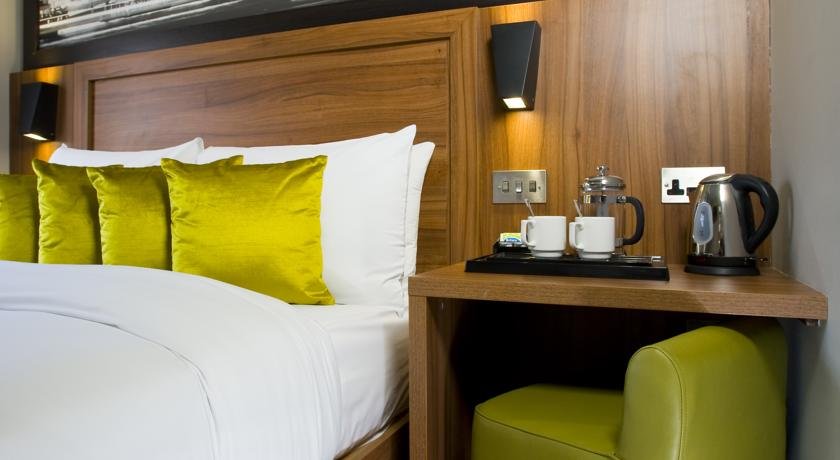 Фото London Court Hotel