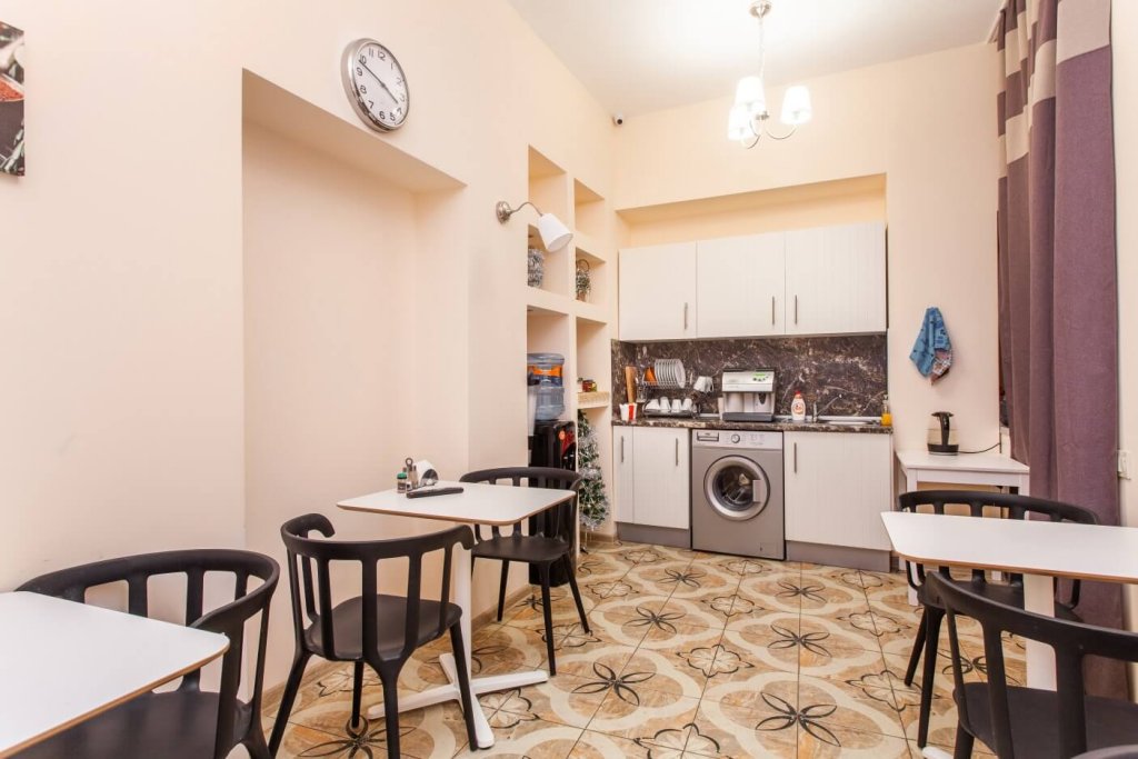 Фото Демократ