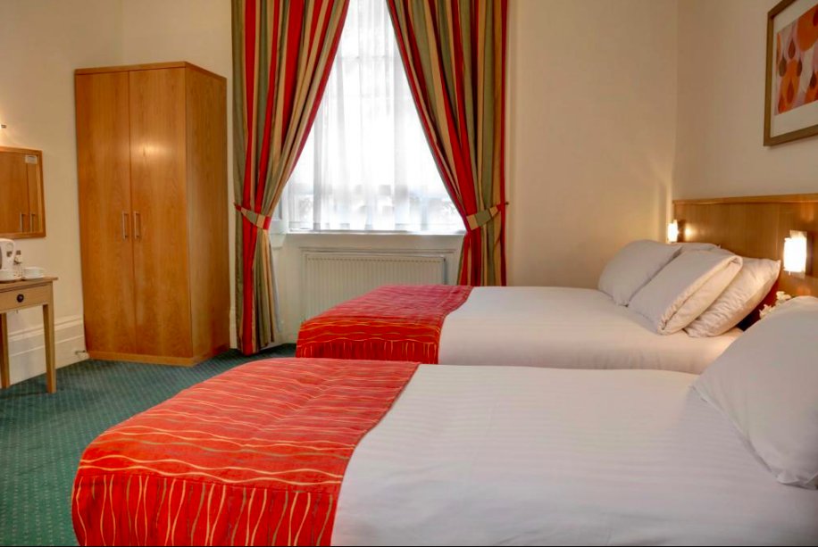 Фото отеля 2