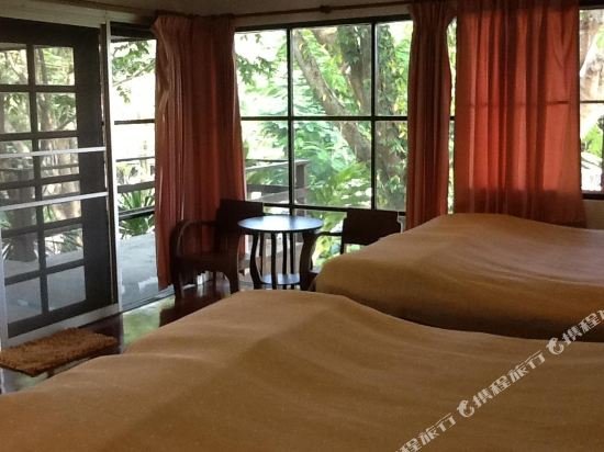 Фото Hilltop Chalet