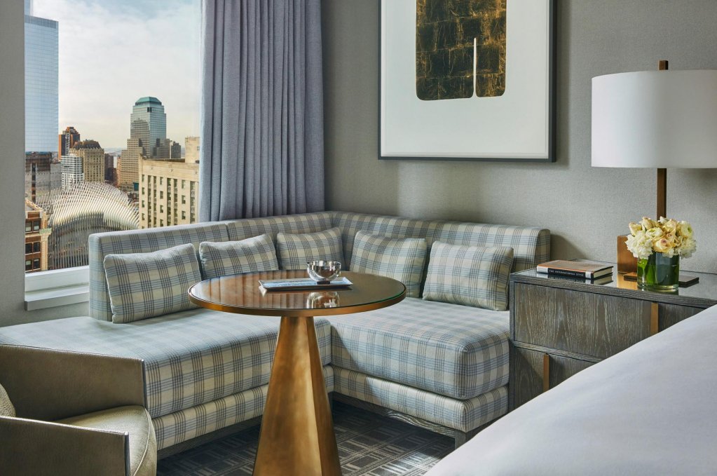 Фото Four Seasons Hotel New York Downtown