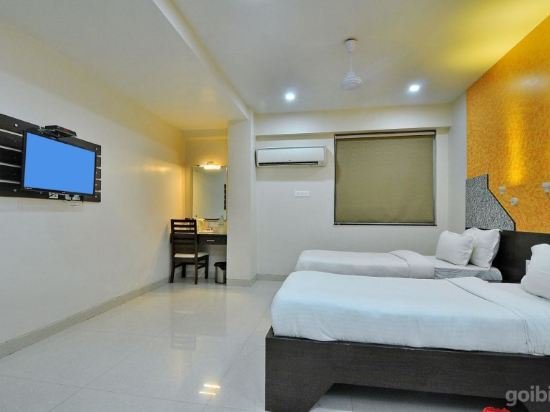 Фото Savera A Business Luxury Hotel